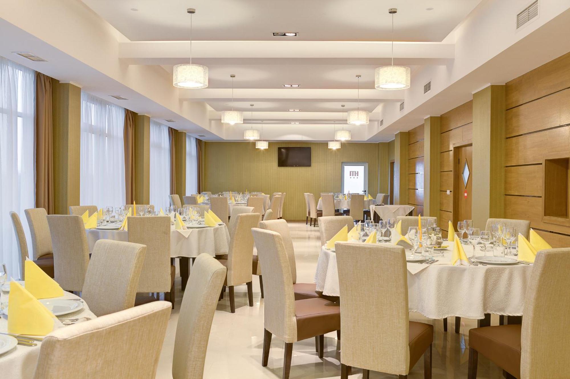 Hotel Mariss Alba Iulia Luaran gambar